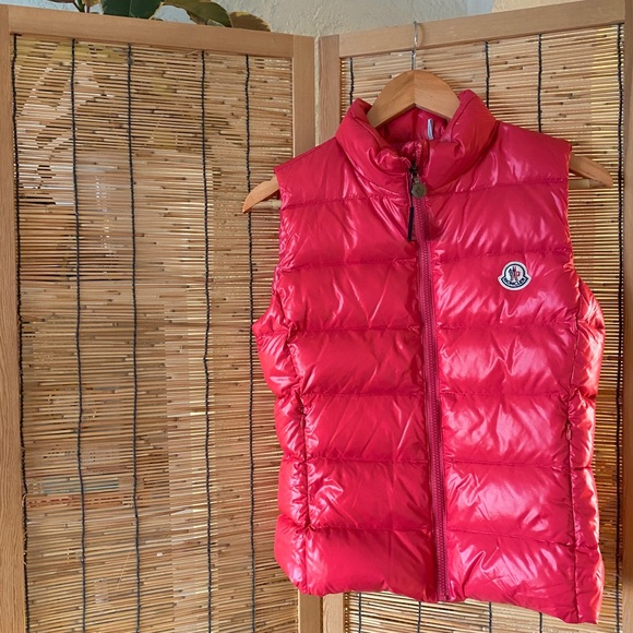 🍬SOLD🍬 Moncler down puffer vest - Picture 1 of 7